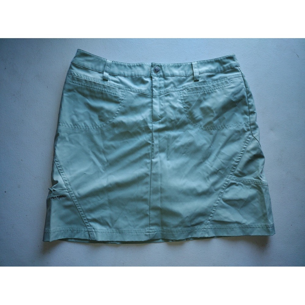 Tehama women's green skort size 8‎